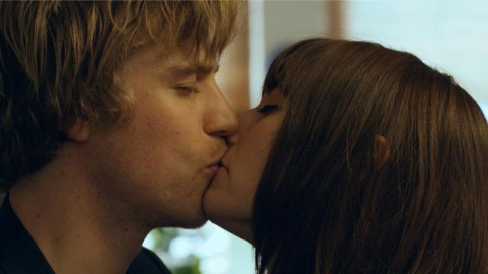 Bild på filmaffisch för Love is thicker than water